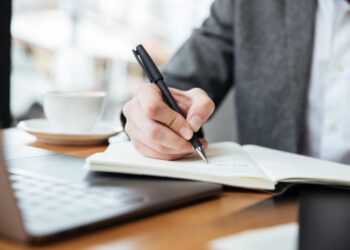 Celebremos os livros e os autores brasileiros