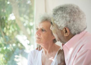 Mãe não vai embora, ela fica na morada do adeus