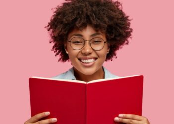 Vestir é reexistir: a moda como manifesto político e de afirmação da identidade negra