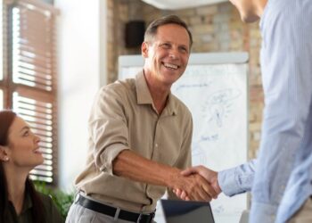 Como construir confiança entre líderes e liderados: da prática à comunhão