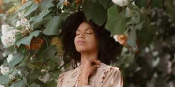 Para mulheres cansadas: 5 pequenos hábitos que fortalecem a mente e a fé