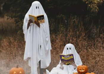 Halloween: 8 histórias arrepiantes para ler de luz acesa